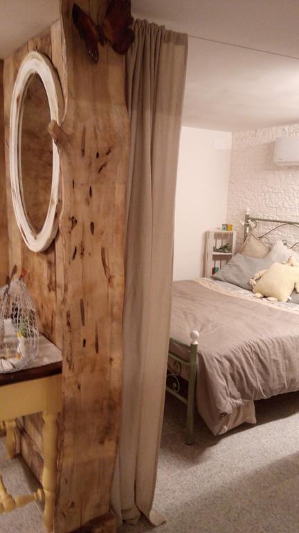 La Tana Del Nano Apartment อังโกนา ภายนอก รูปภาพ